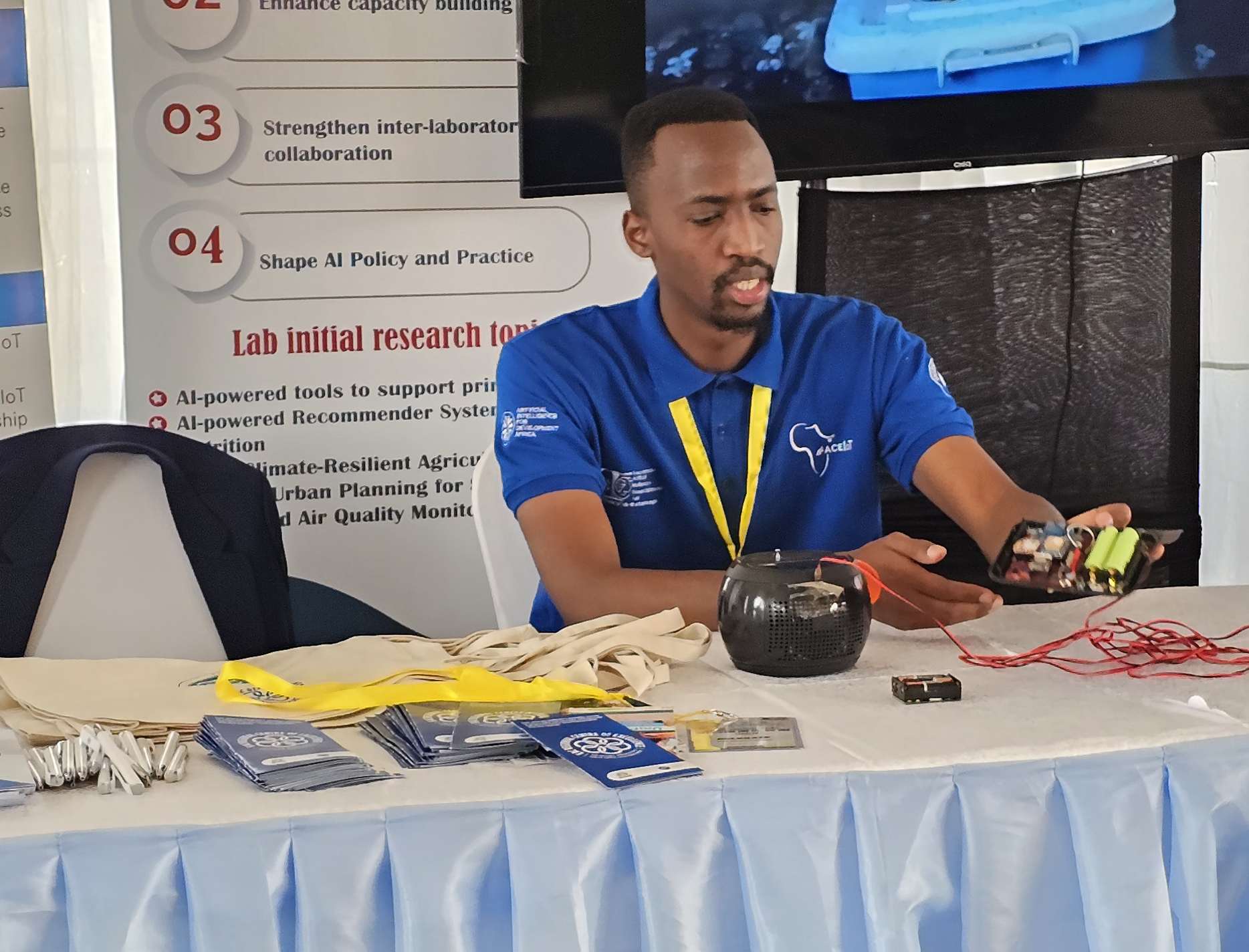 One of our innovators, Happy Axel MUYOMBANO explaining his innovation.